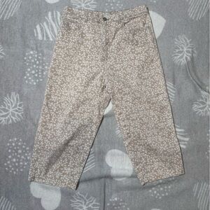 Capri Pants size 6 tan and white Floral Crossroads
